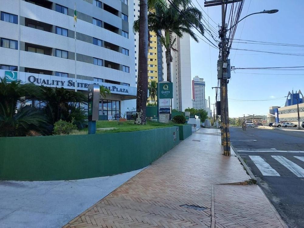 Quality Hotel & Suites Natal in Natal