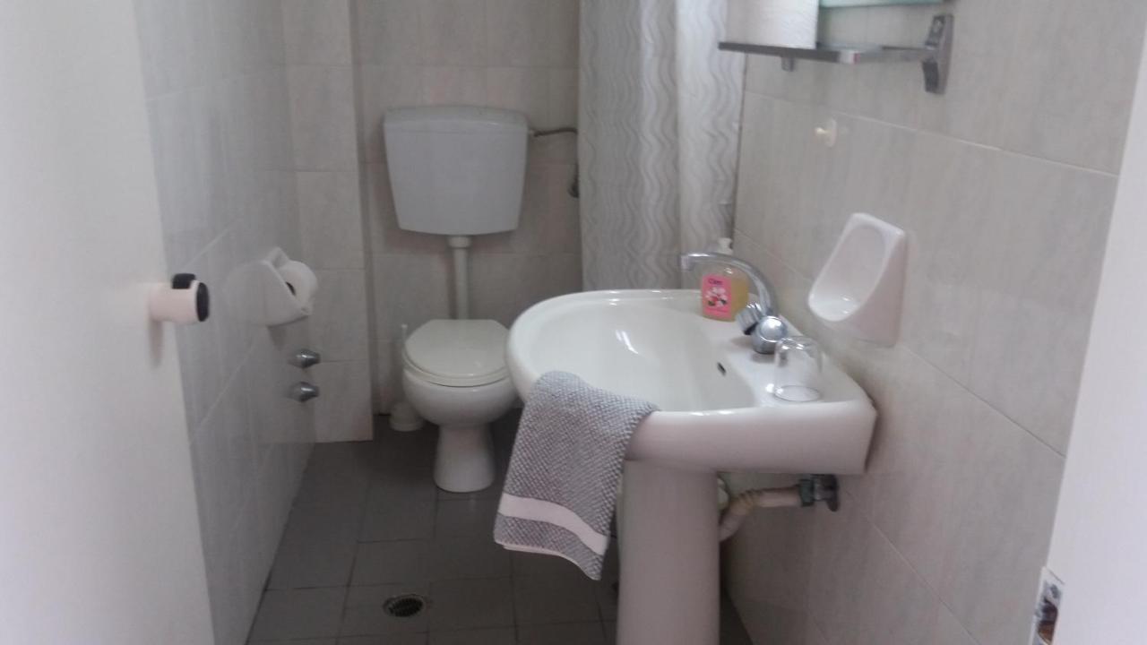 Astra Apartments Hotel 2 *