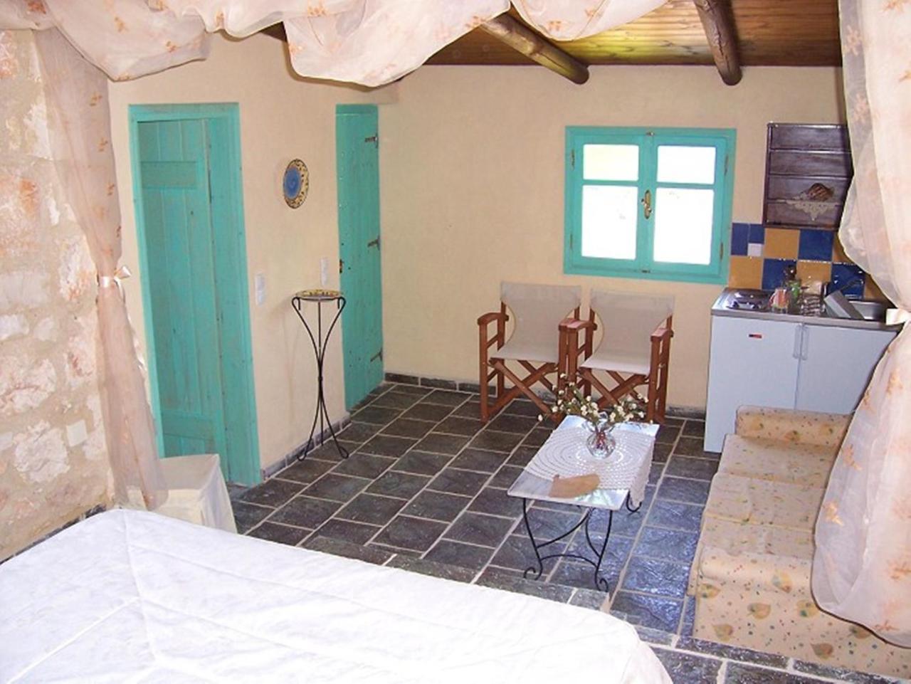 Revera Traditional Stone Villas, Apartments & Studios 