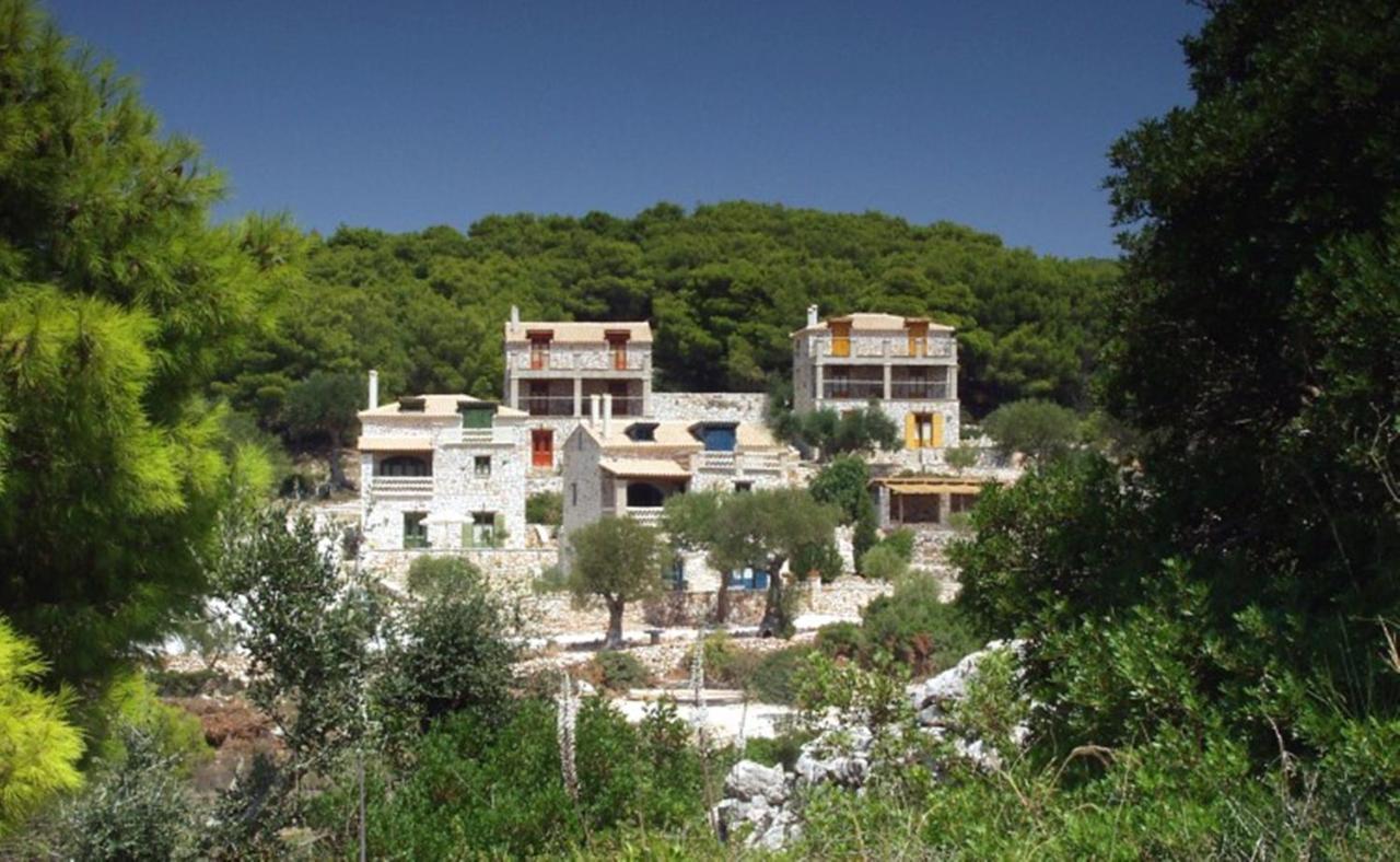Revera Traditional Stone Villas, Apartments & Studios 