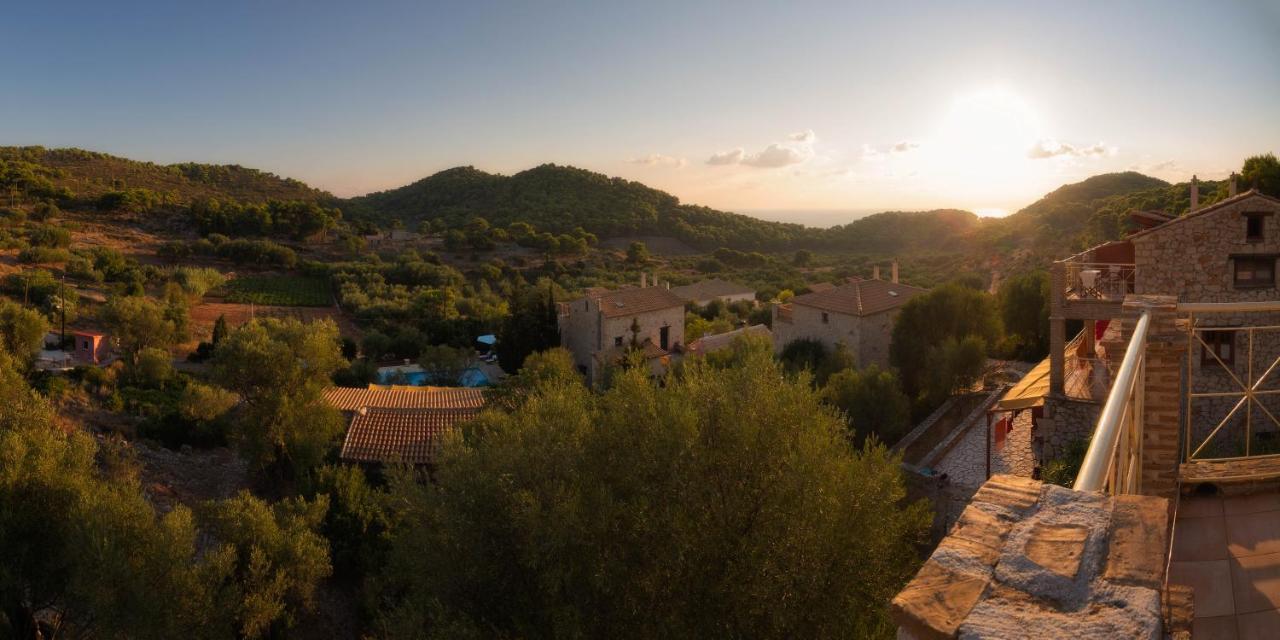 Revera Traditional Stone Villas, Apartments & Studios 