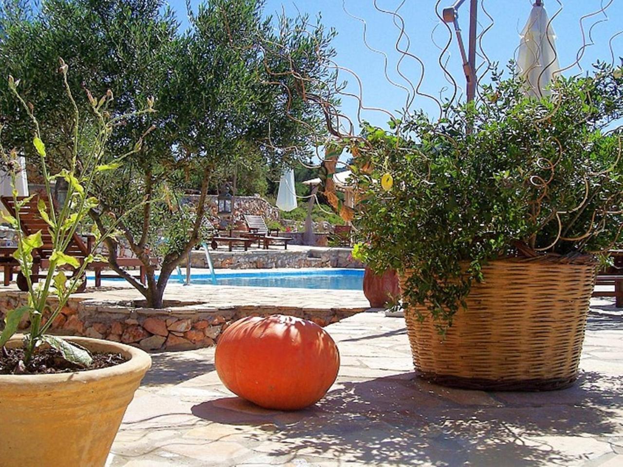 Revera Traditional Stone Villas, Apartments & Studios 