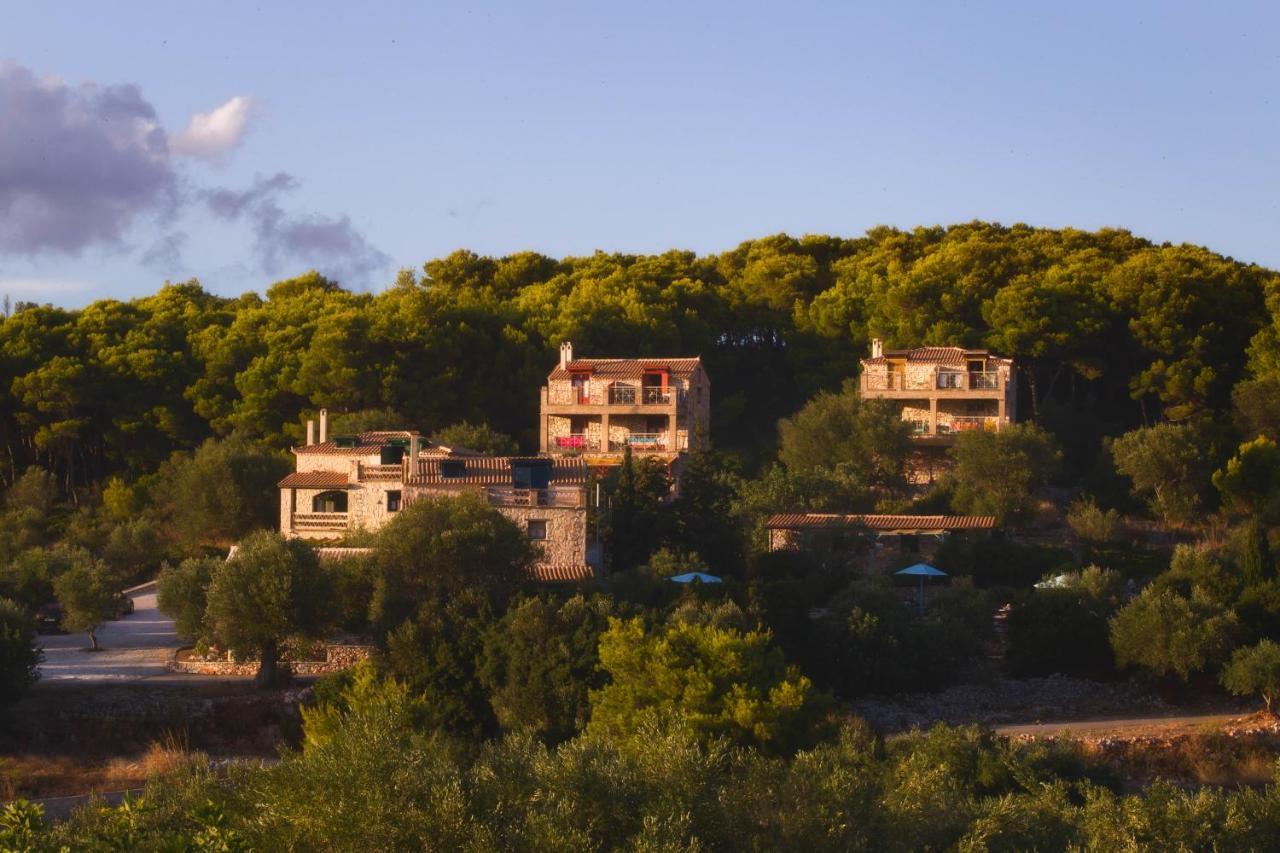 Revera Traditional Stone Villas, Apartments & Studios 