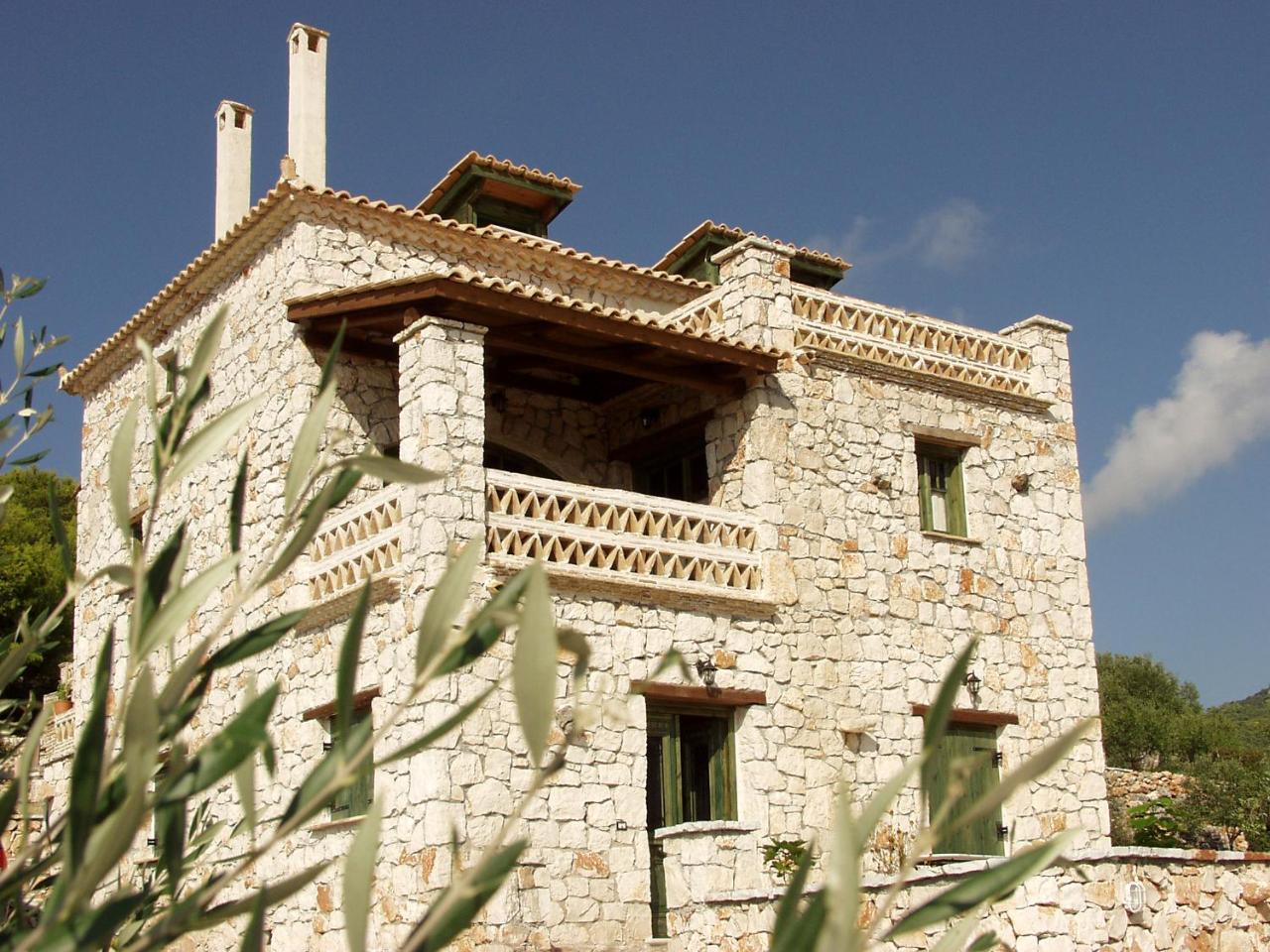 Revera Traditional Stone Villas, Apartments & Studios 