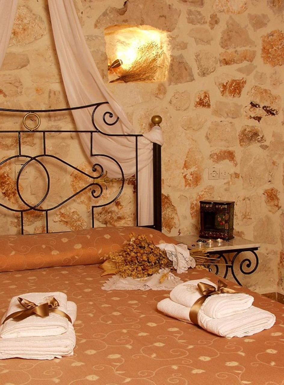 Revera Traditional Stone Villas, Apartments & Studios 