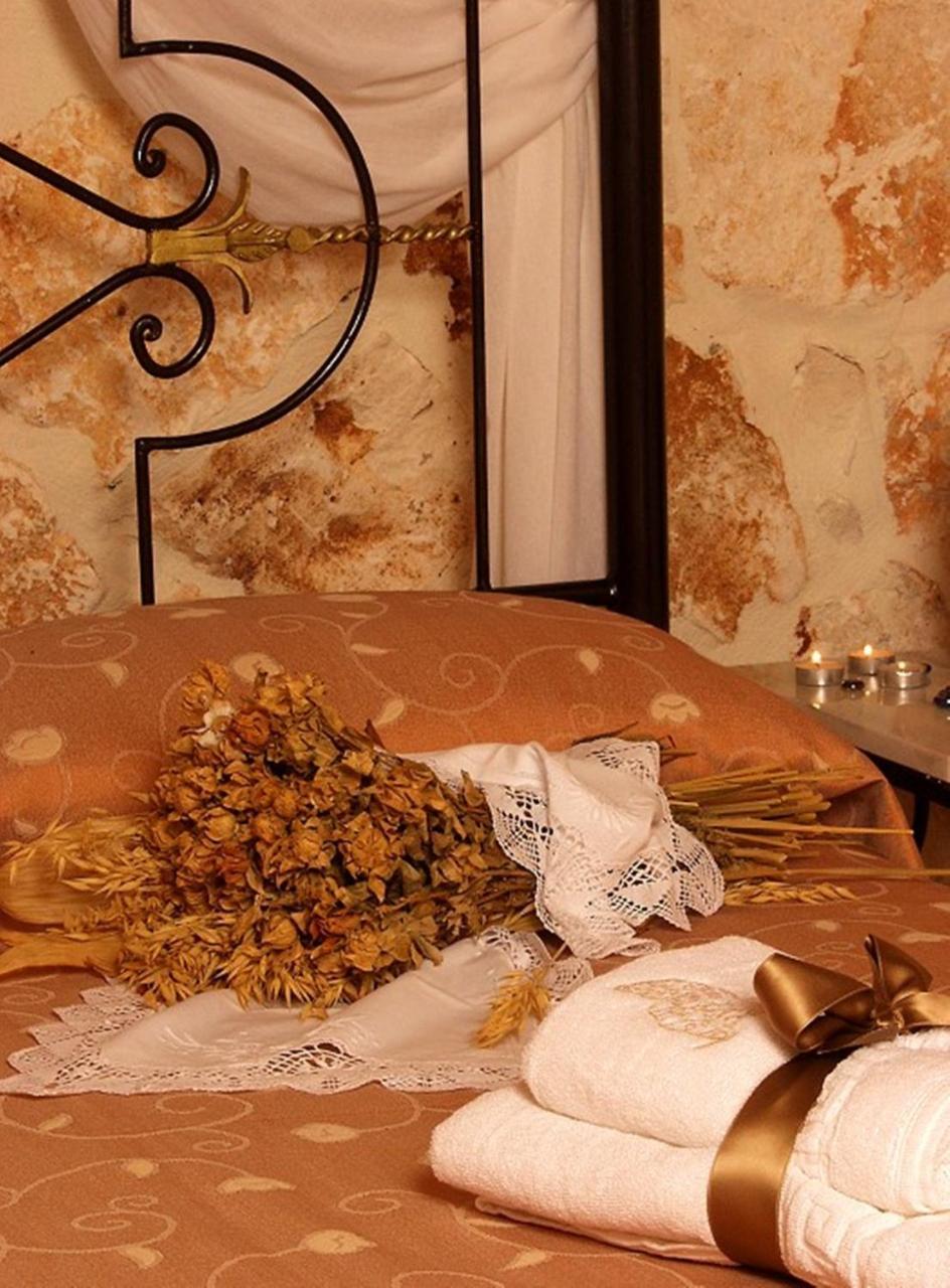 Revera Traditional Stone Villas, Apartments & Studios 