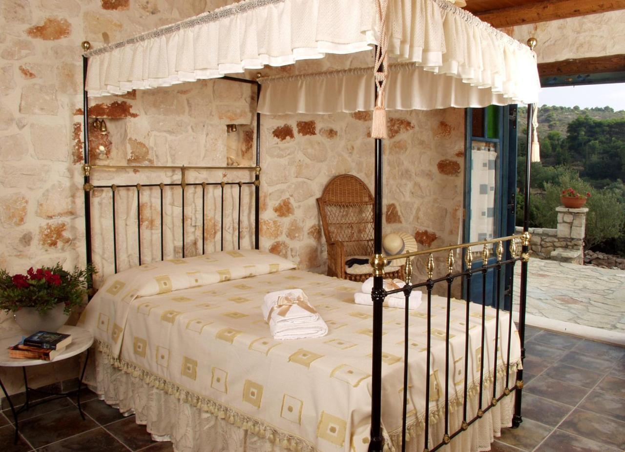 Revera Traditional Stone Villas, Apartments & Studios 