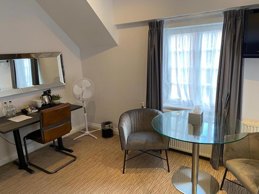 The Mount Hotel Country Manor in Wolverhampton
