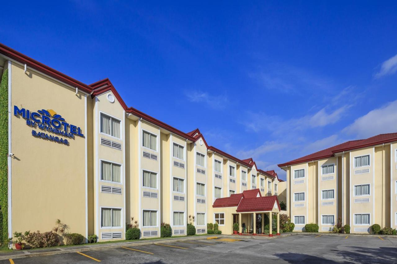 Microtel by Wyndham Batangas in Calabarzon-region