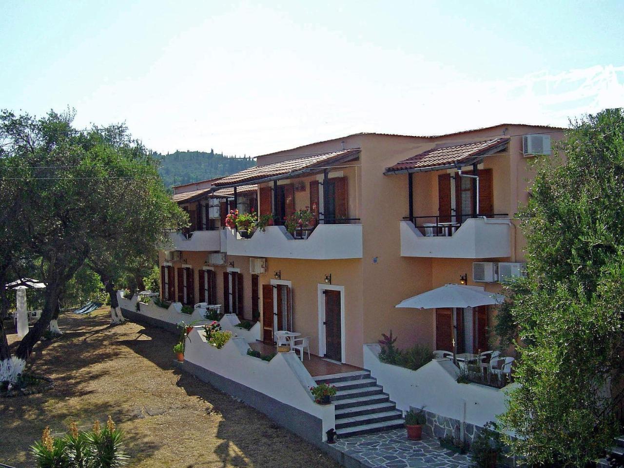 Reggis Apartments 