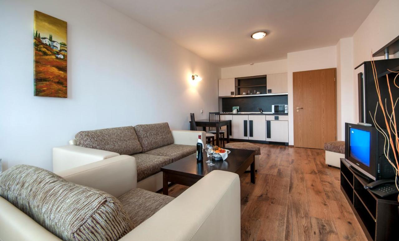 Grand Royale Apartment Complex & Spa