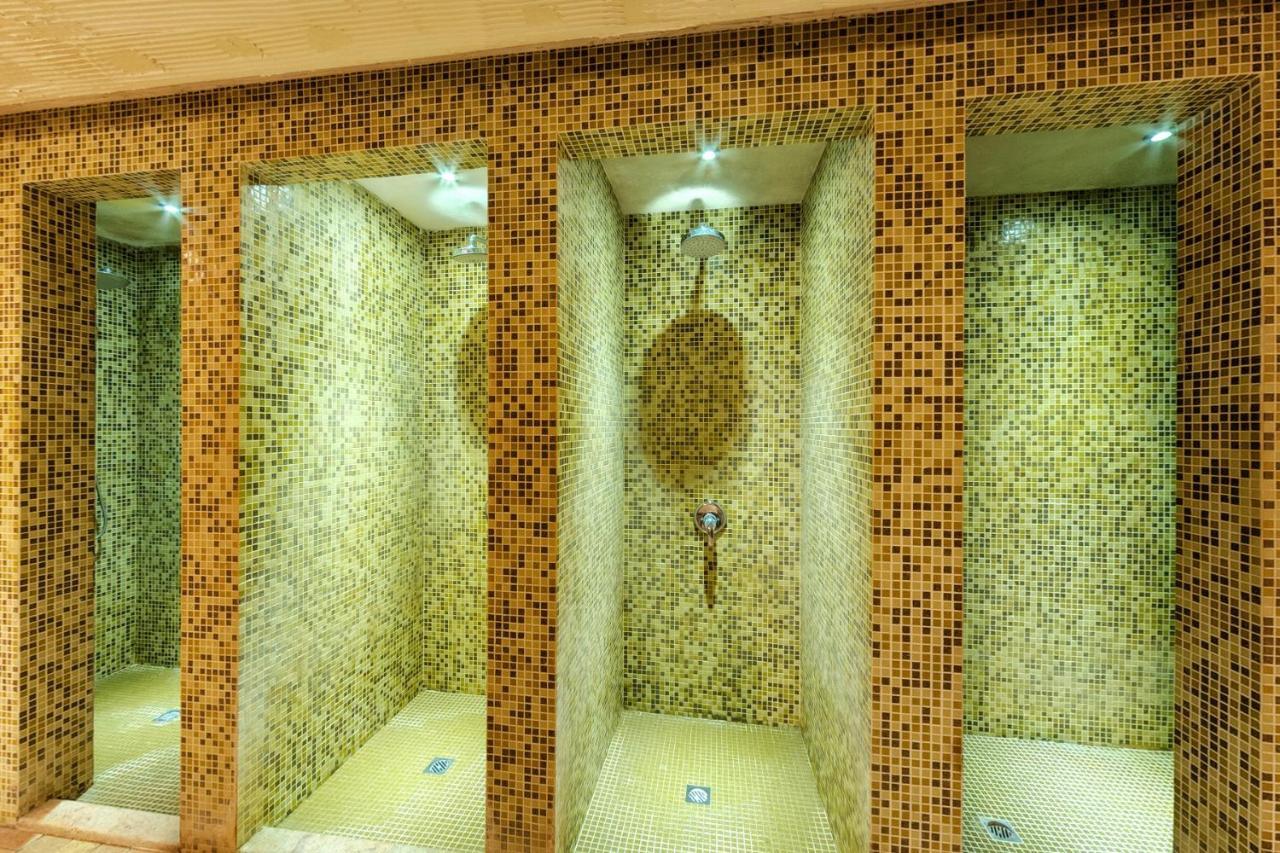 Grand Royale Apartment Complex & Spa