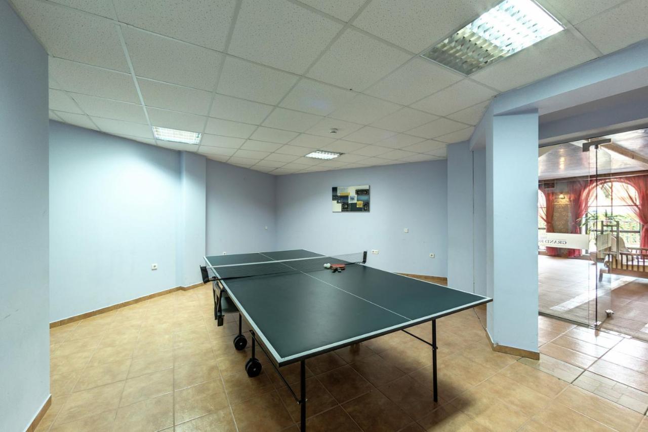 Grand Royale Apartment Complex & Spa