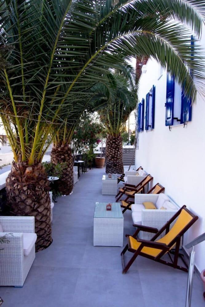 Black Sandy Beach 3 *