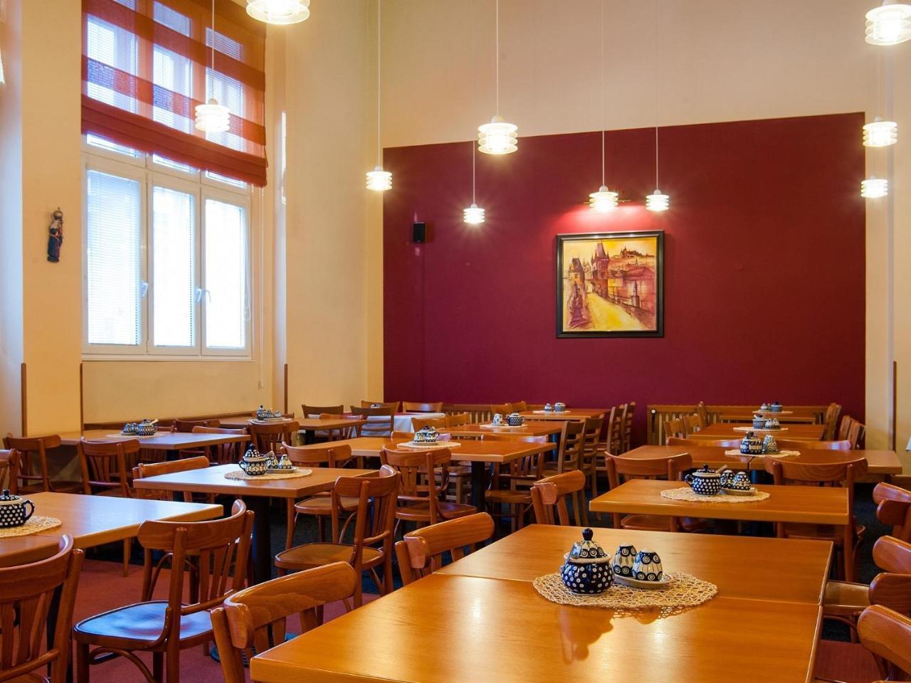 Hotel Cloister Inn