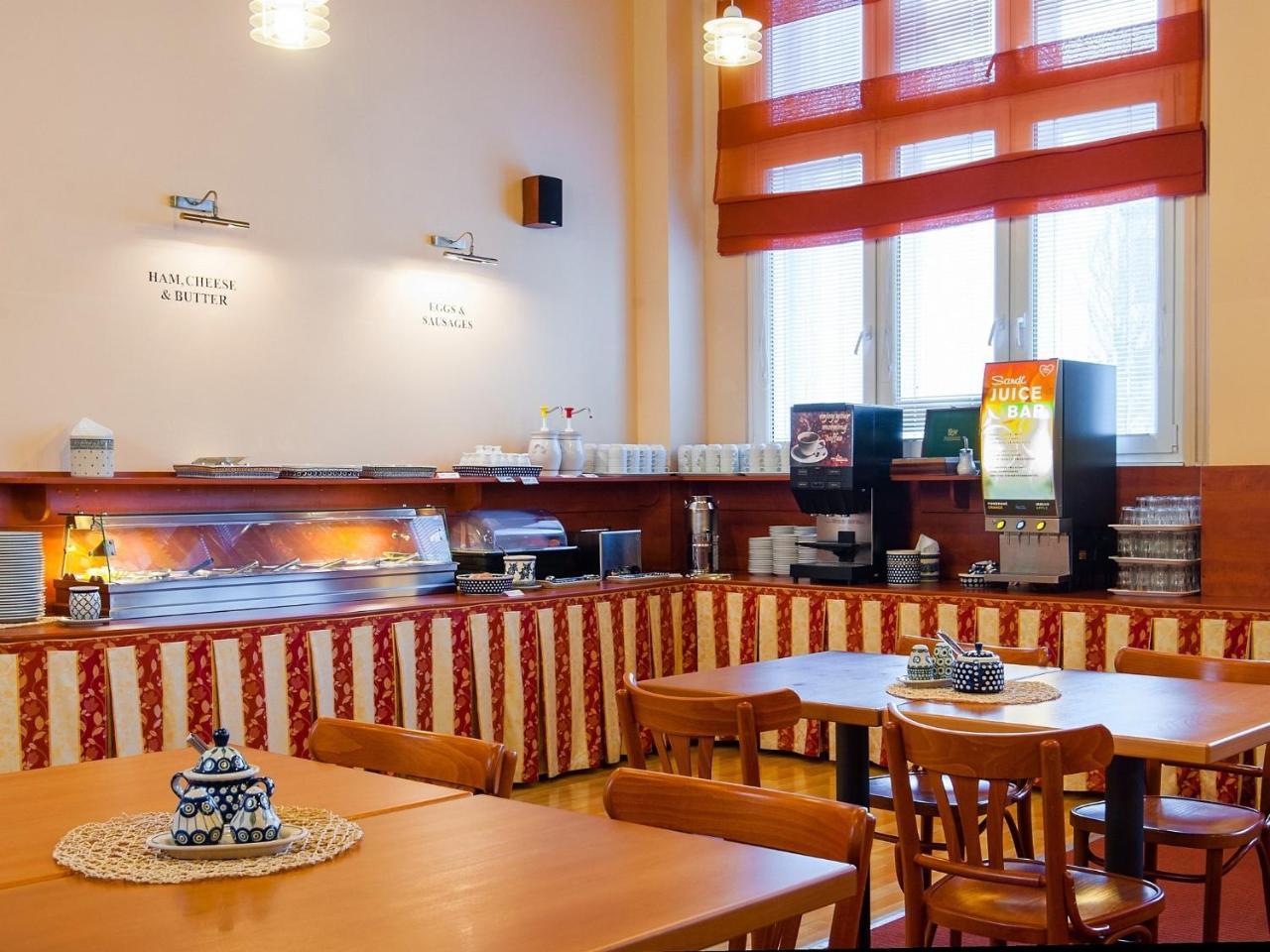 Hotel Cloister Inn