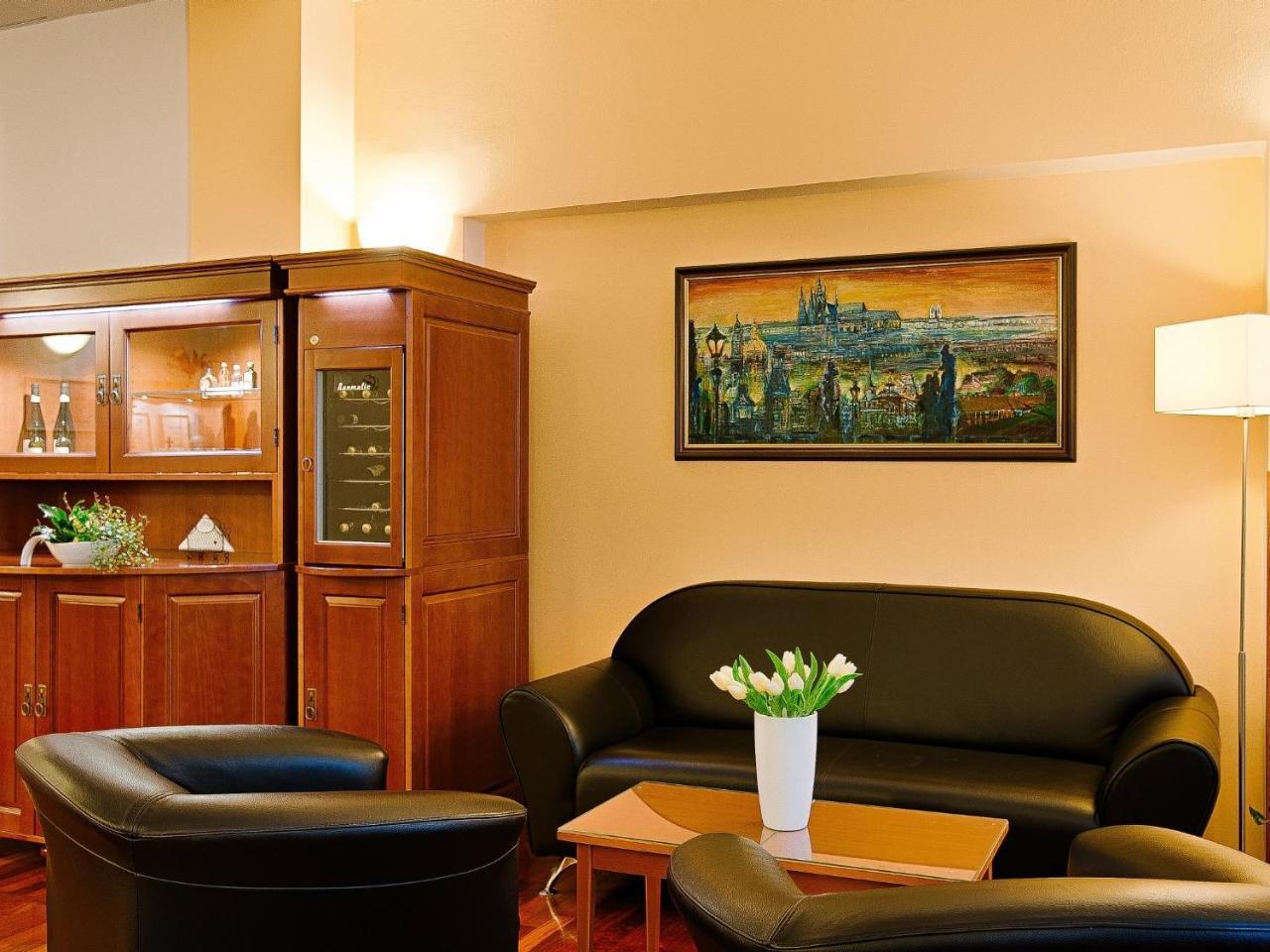 Hotel Cloister Inn