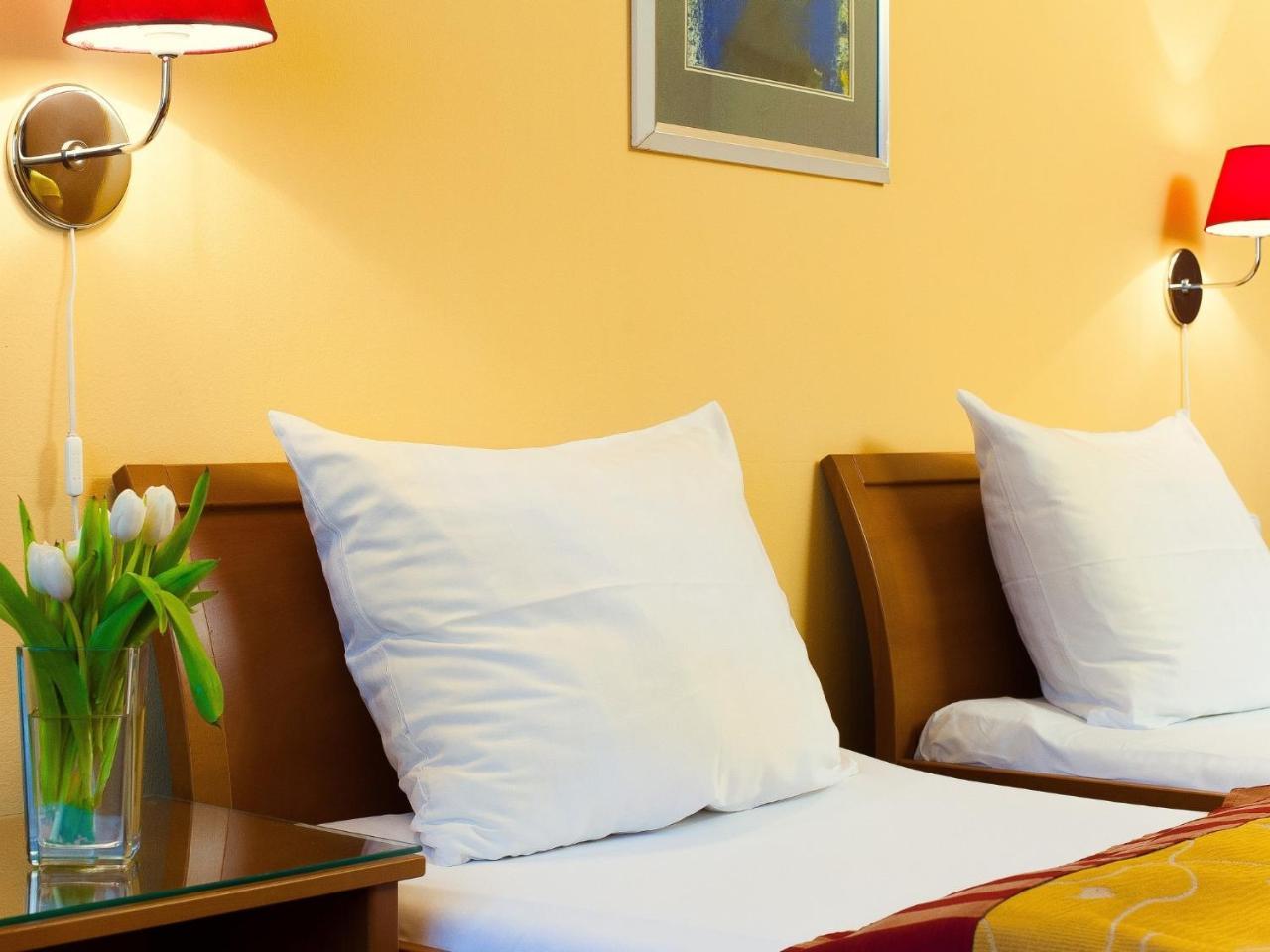 Hotel Cloister Inn