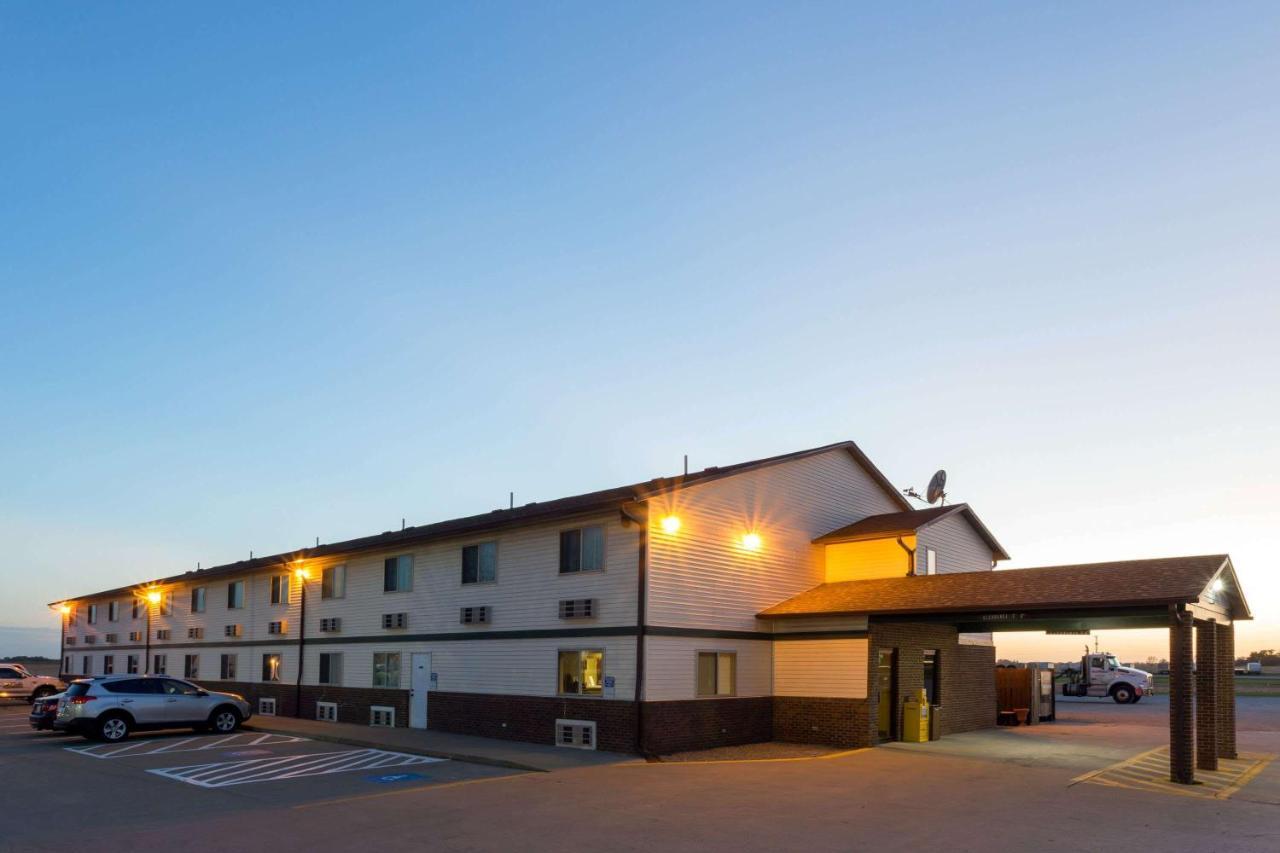 Super 8 by Wyndham Mendota em Mendota