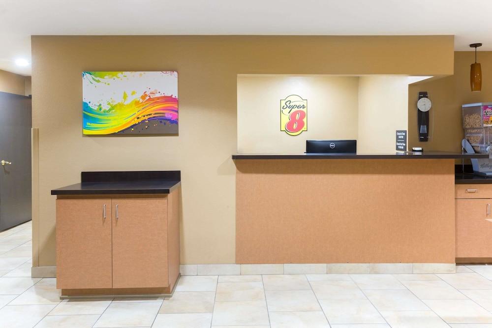 Super 8 by Wyndham Radcliff Ft. Knox Area em Radcliff