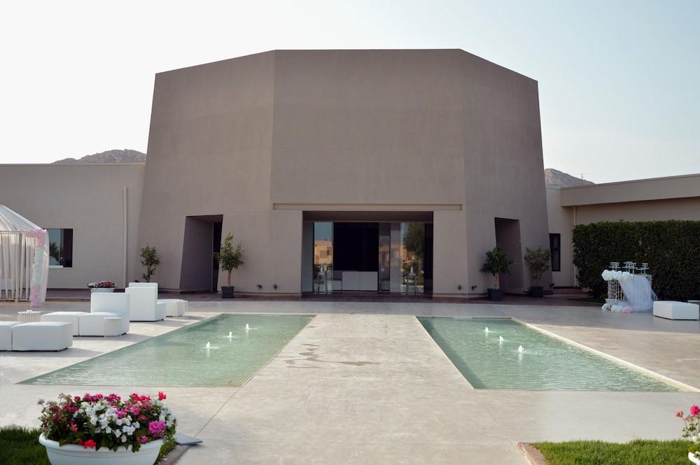 Desusino Park Village & Hotel em Butera