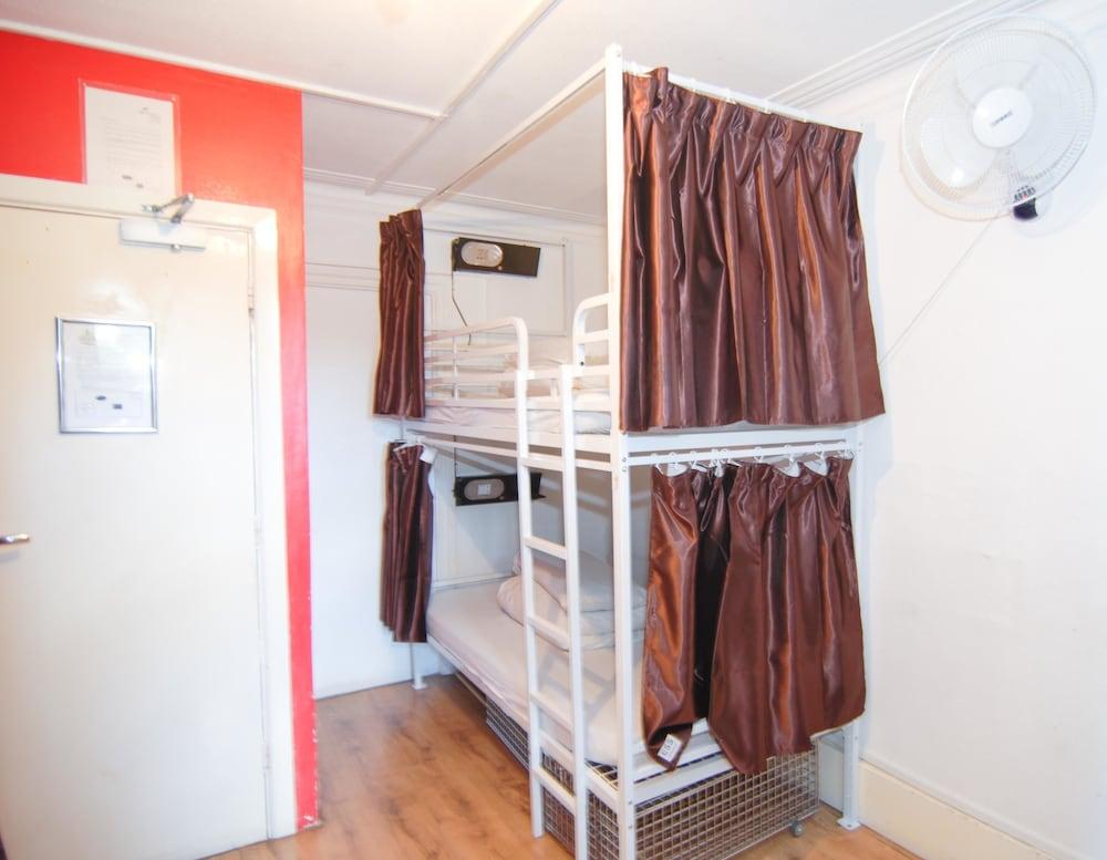 Book A Bed Hostel (adults Only)