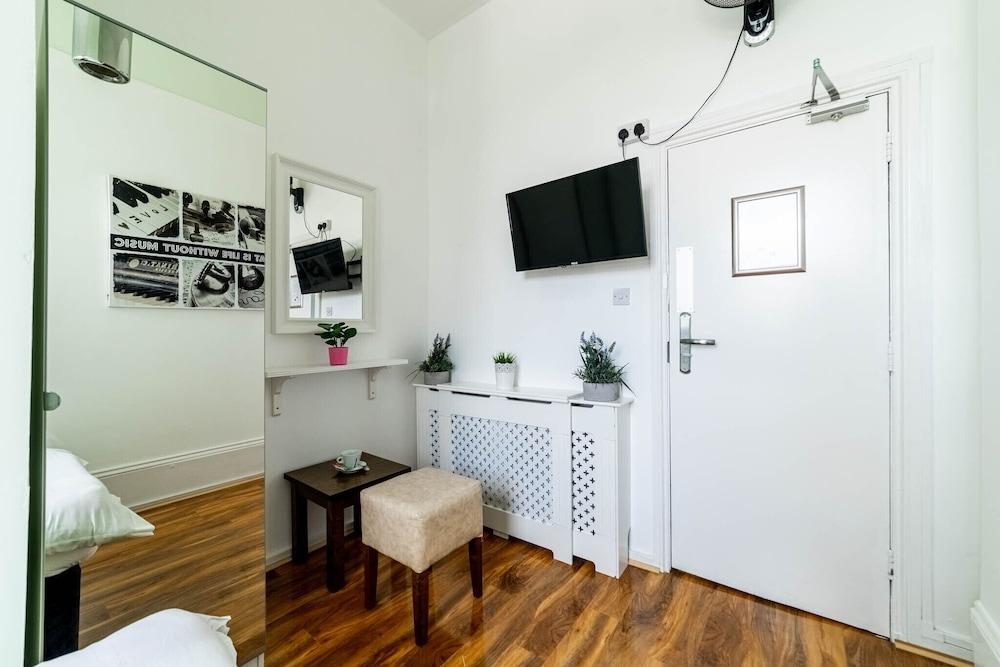 Book A Bed Hostel (adults Only)