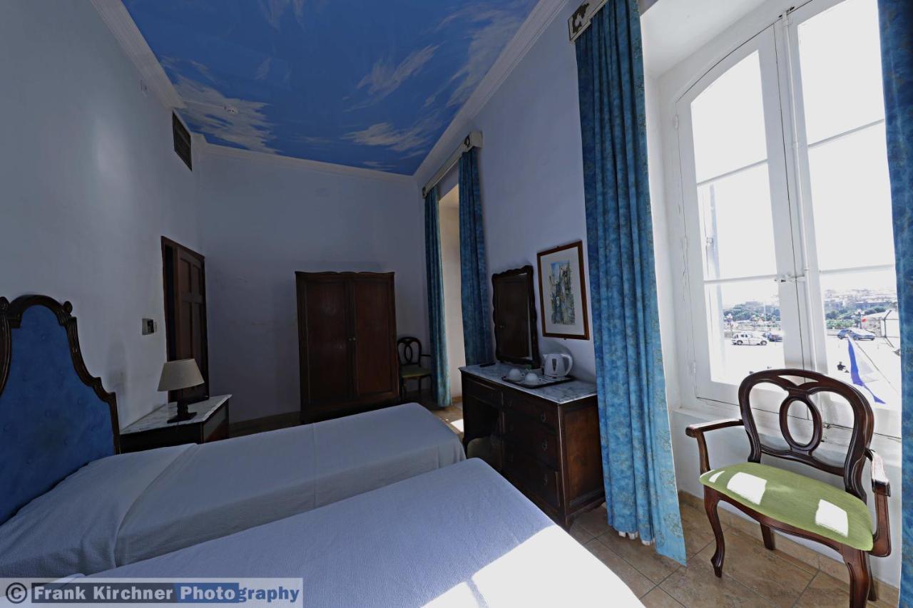 Hotel Castille