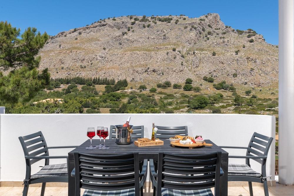 Pefkos Hillside Villas 