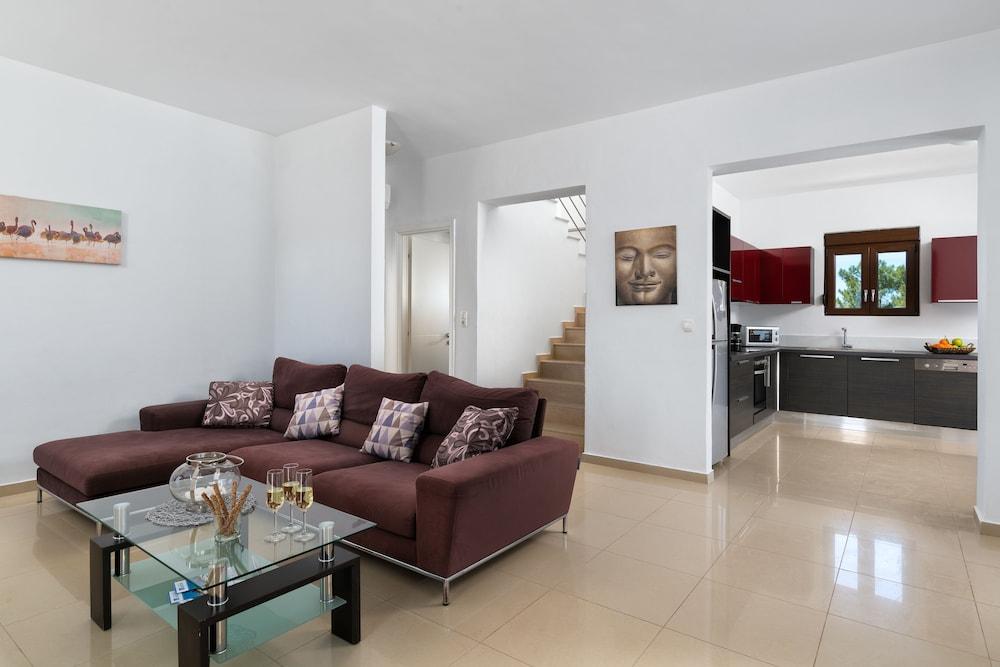 Pefkos Hillside Villas 