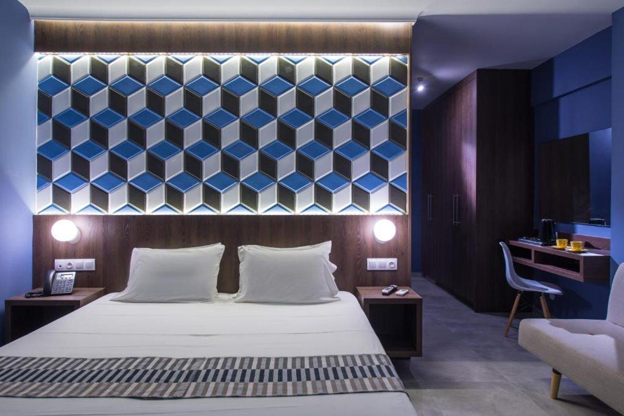 Compass Stalis Beach 4 *