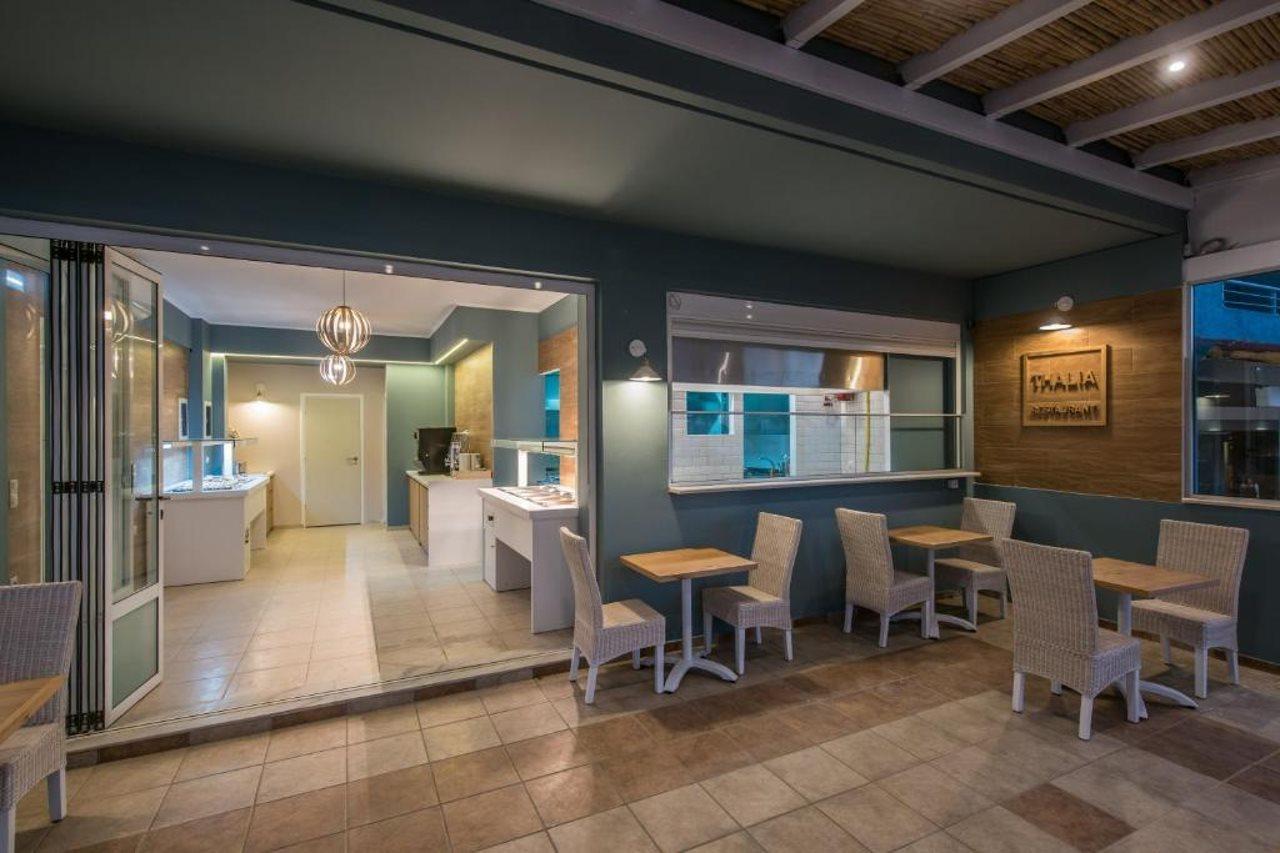 Compass Stalis Beach 4 *