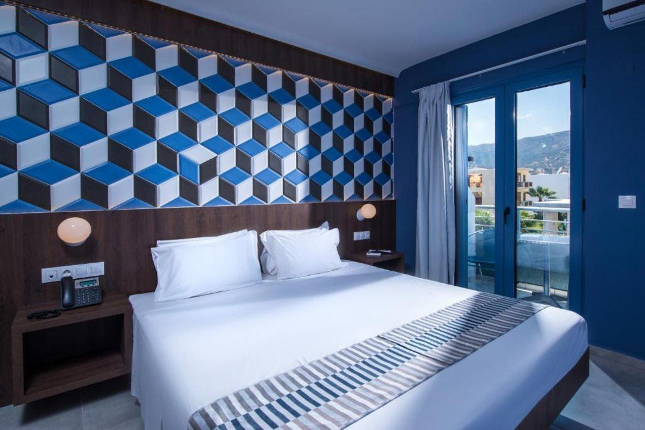 Compass Stalis Beach 4 *