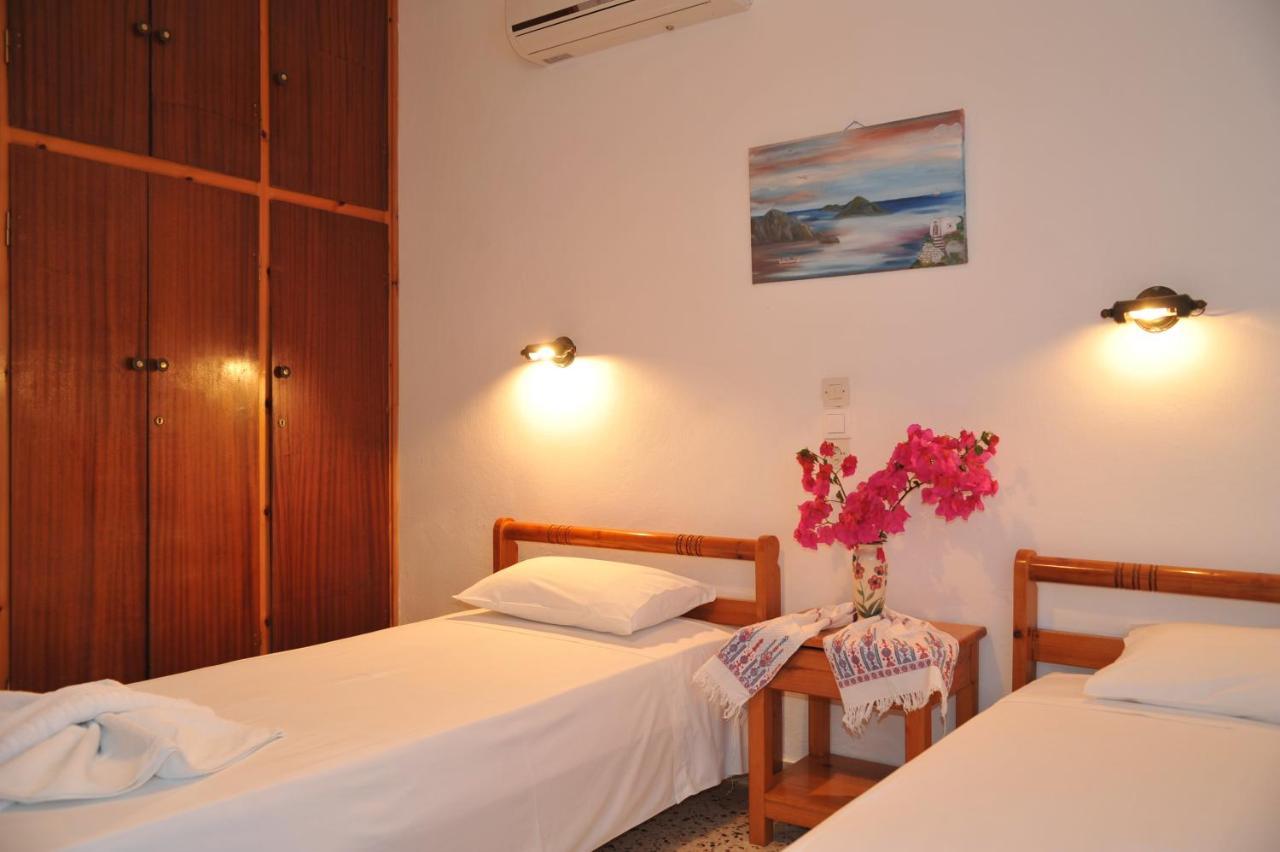 Dolphin Apartments 2 *