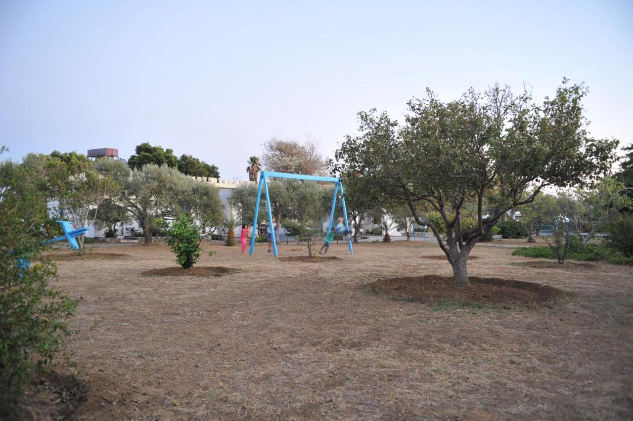 Dolphin Apartments 2 *