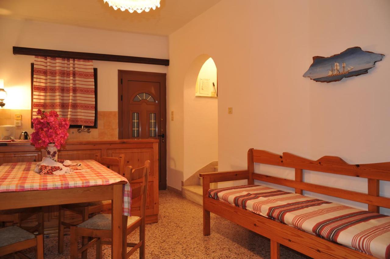 Dolphin Apartments 2 *