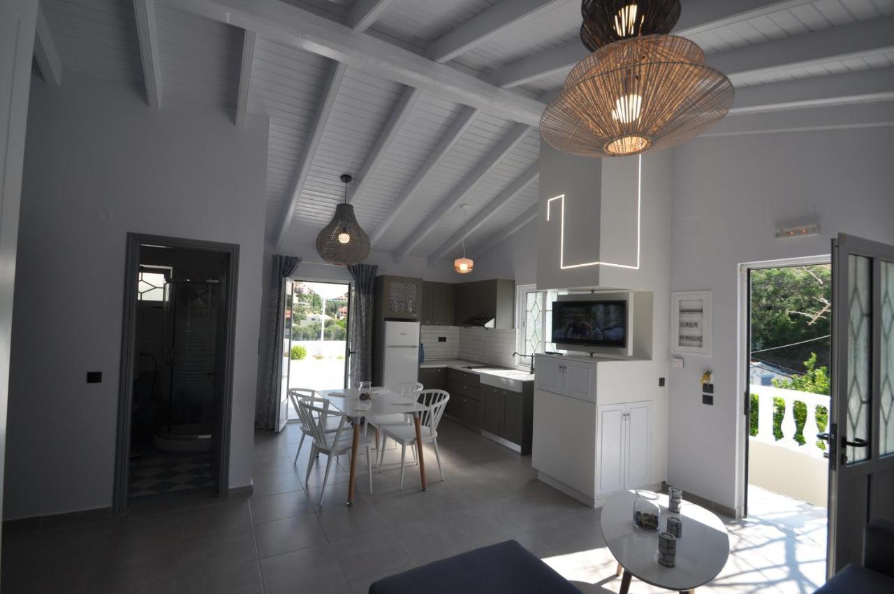 Steven\'s on the Hill 2 * Steven\'s on the Hill 2 *