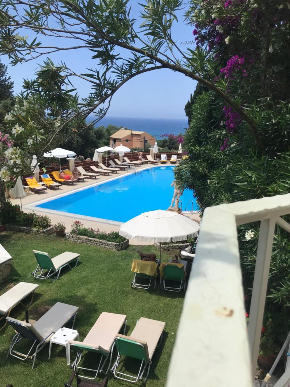 Steven\'s on the Hill 2 * Steven\'s on the Hill 2 *