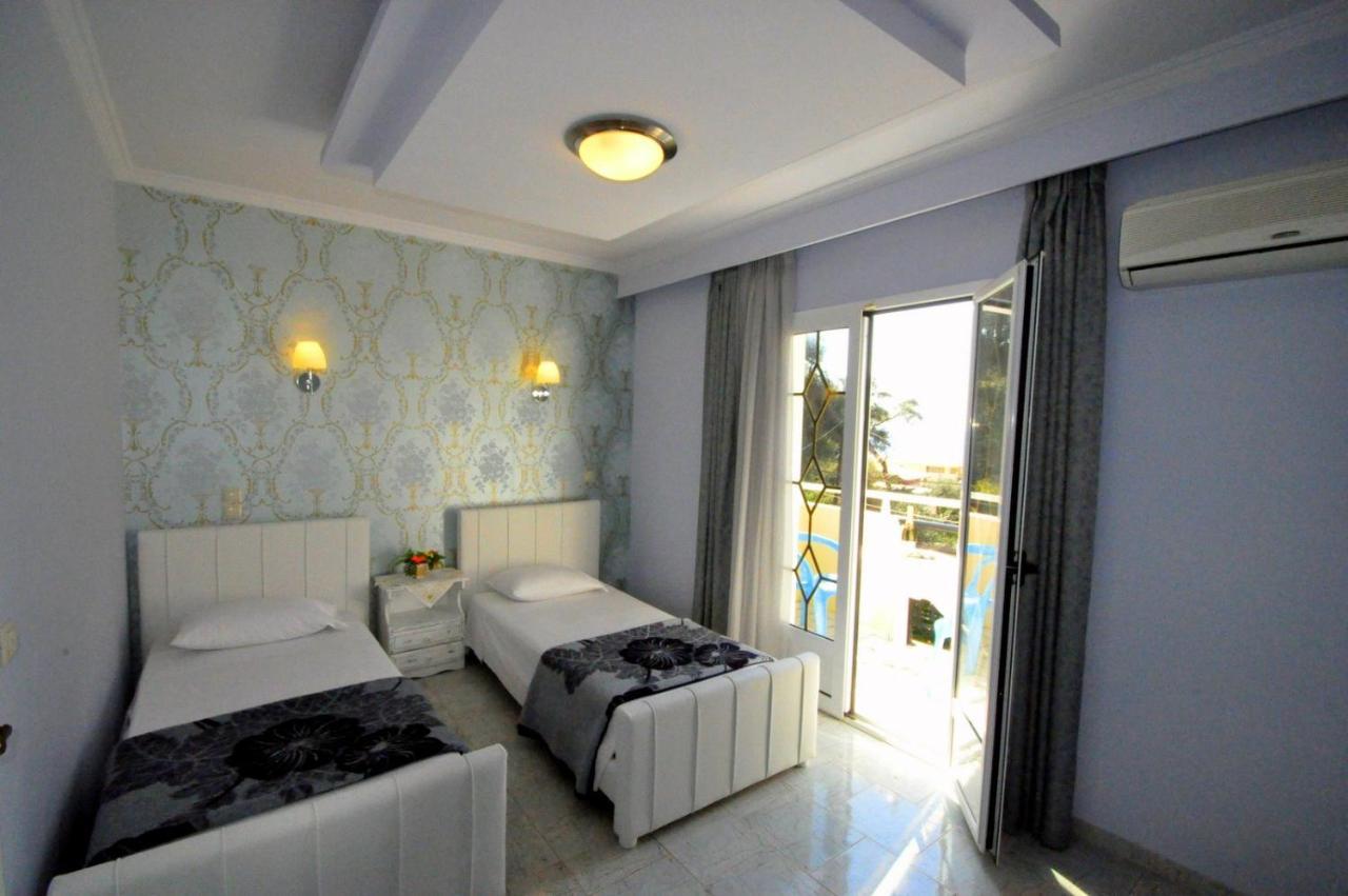 Steven\'s on the Hill 2 * Steven\'s on the Hill 2 *