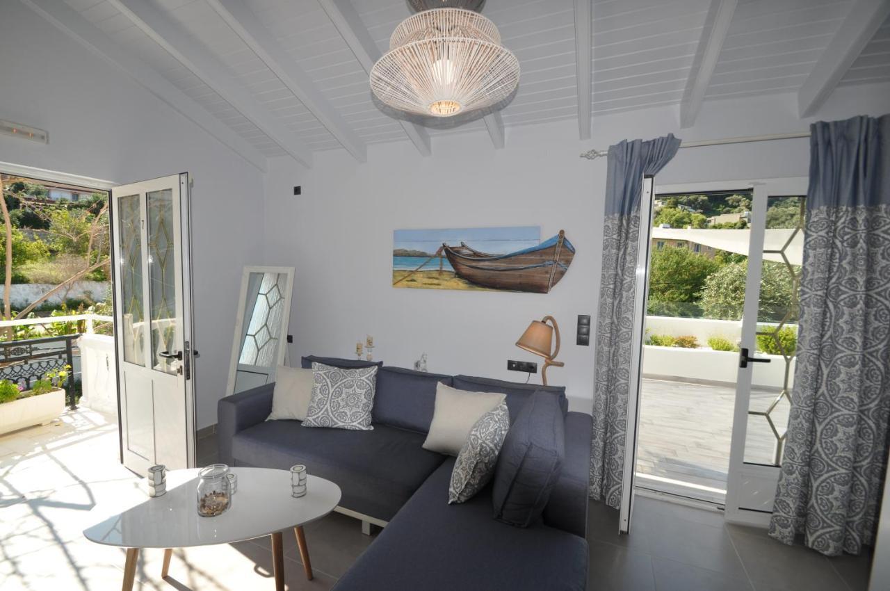 Steven\'s on the Hill 2 * Steven\'s on the Hill 2 *