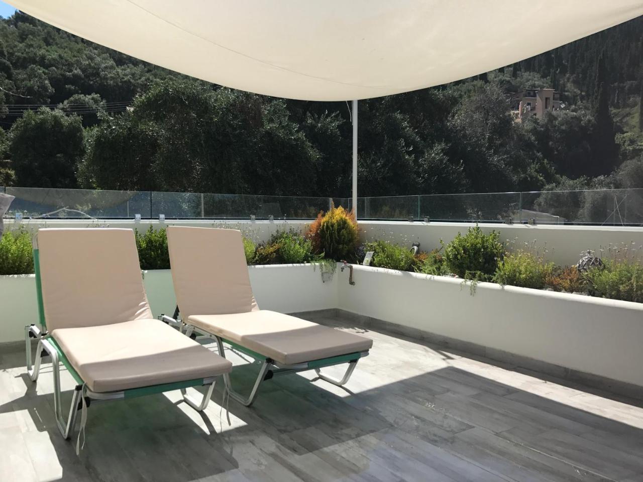 Steven\'s on the Hill 2 * Steven\'s on the Hill 2 *