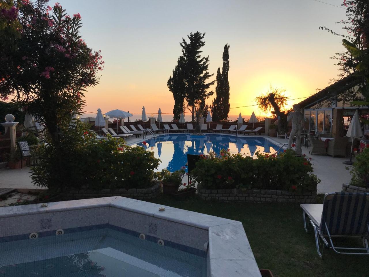 Steven\'s on the Hill 2 * Steven\'s on the Hill 2 *