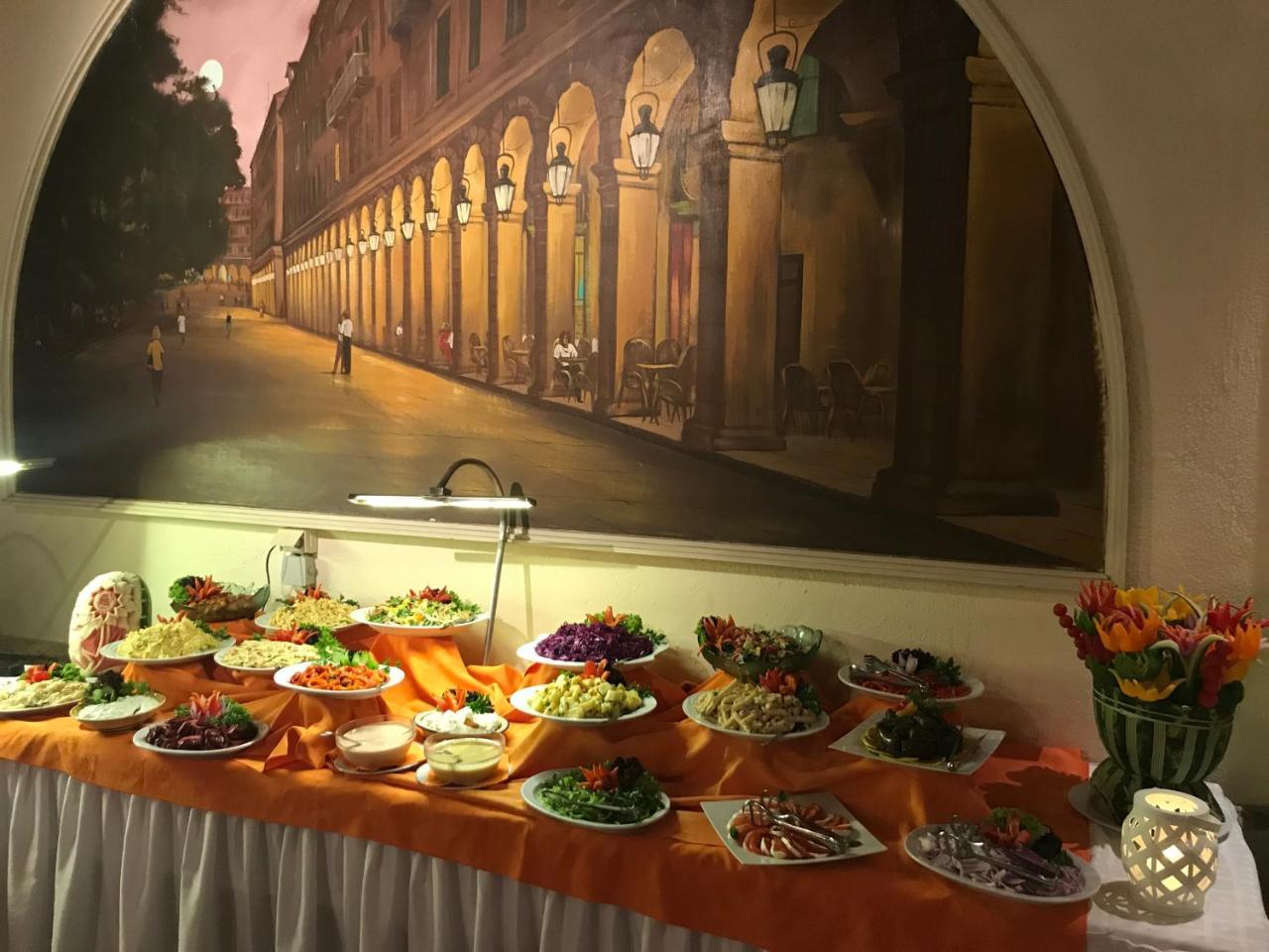 Steven\'s on the Hill 2 * Steven\'s on the Hill 2 *