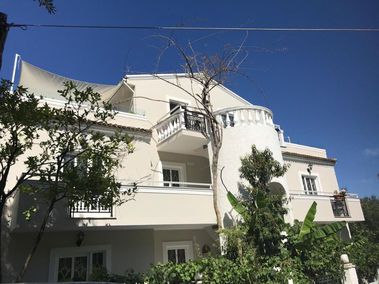 Steven\'s on the Hill 2 * Steven\'s on the Hill 2 *