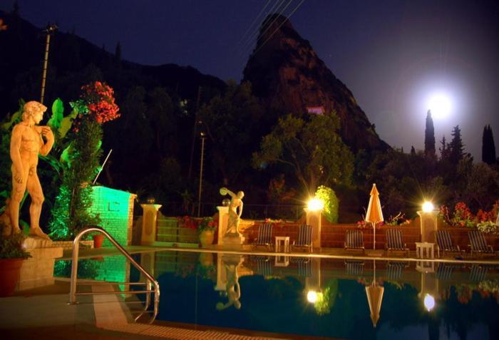 Steven\'s on the Hill 2 * Steven\'s on the Hill 2 *