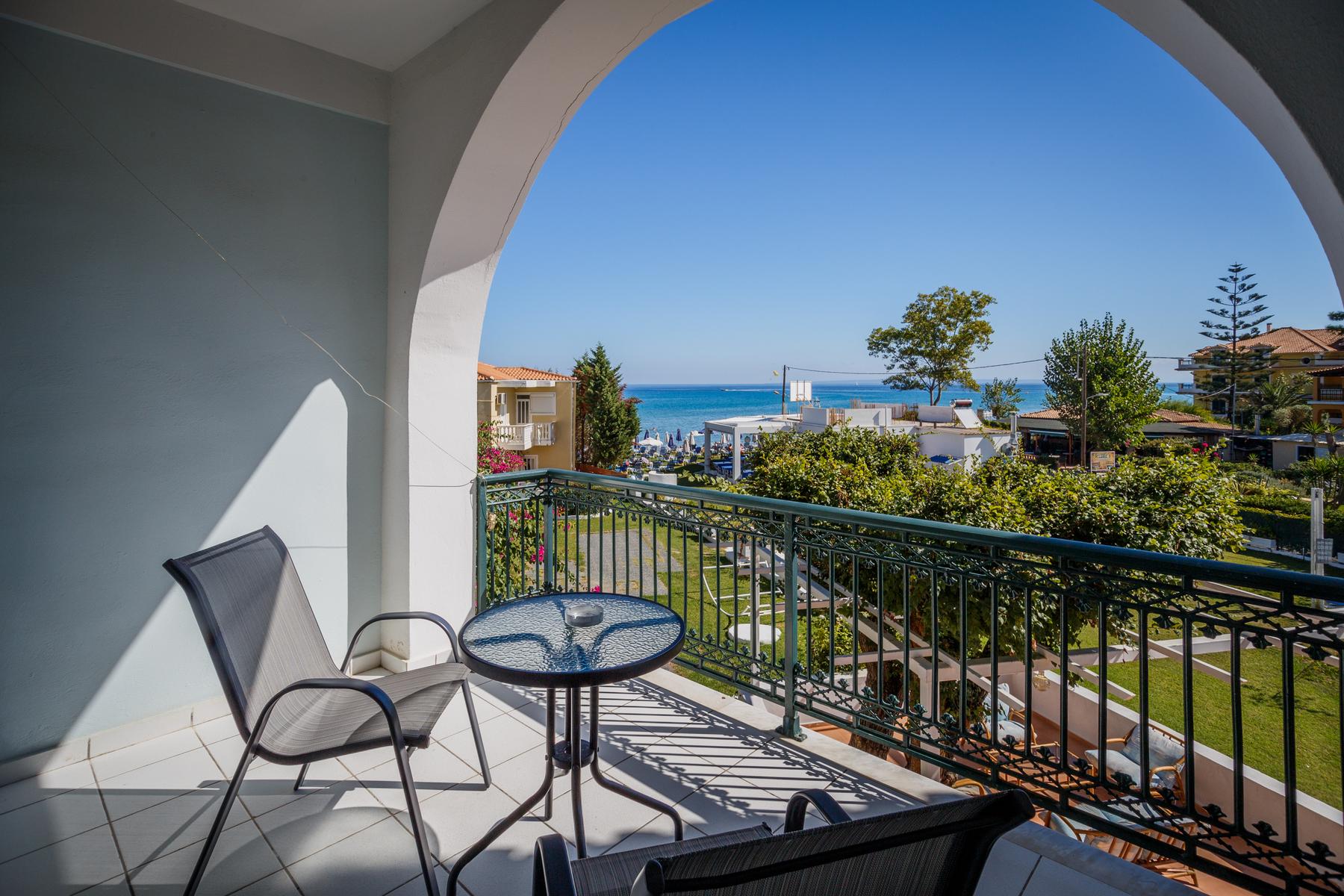 Paradise Hotel 3 *