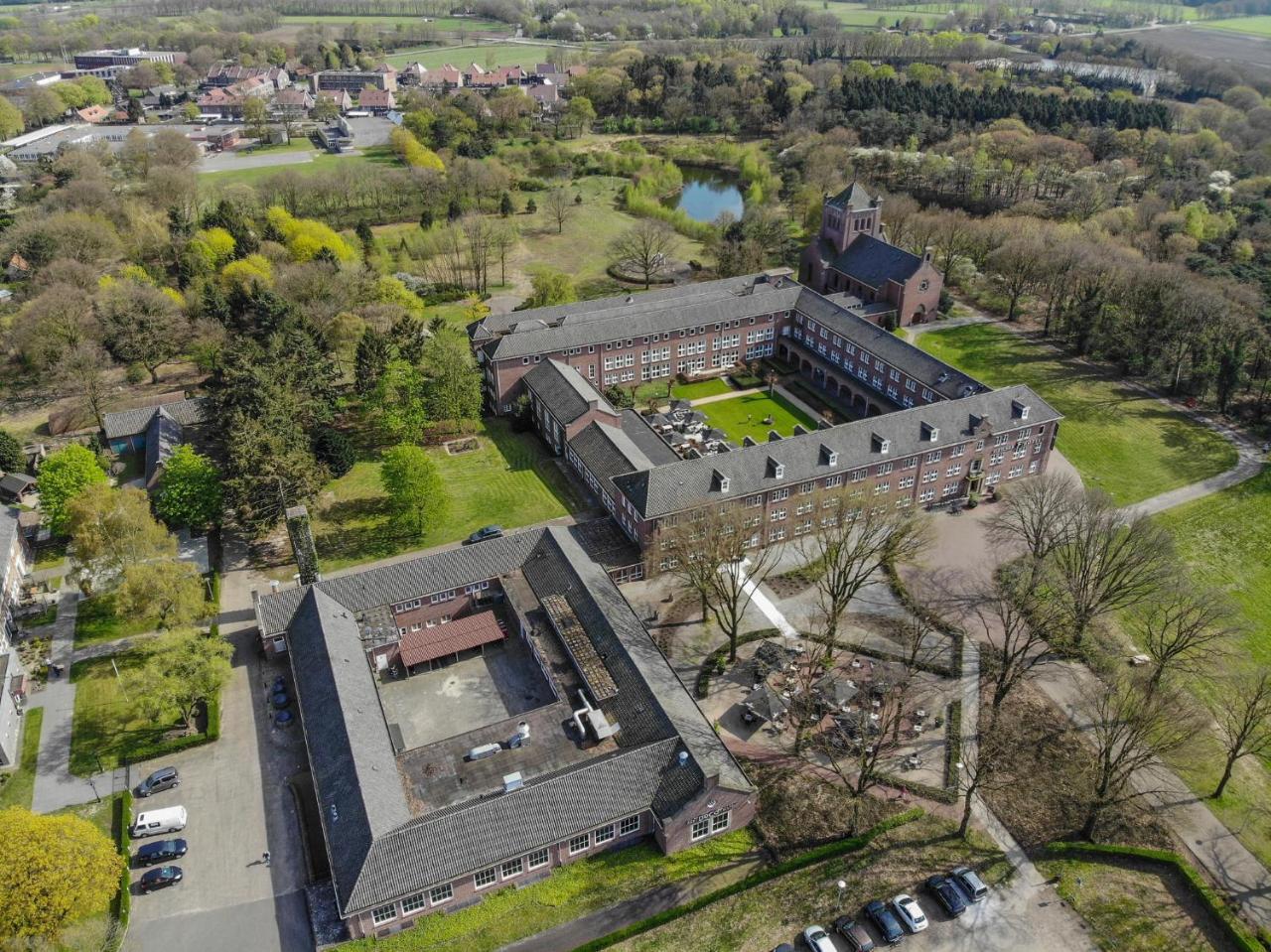 Fletcher Kloosterhotel Willibrordhaeghe em Deurne