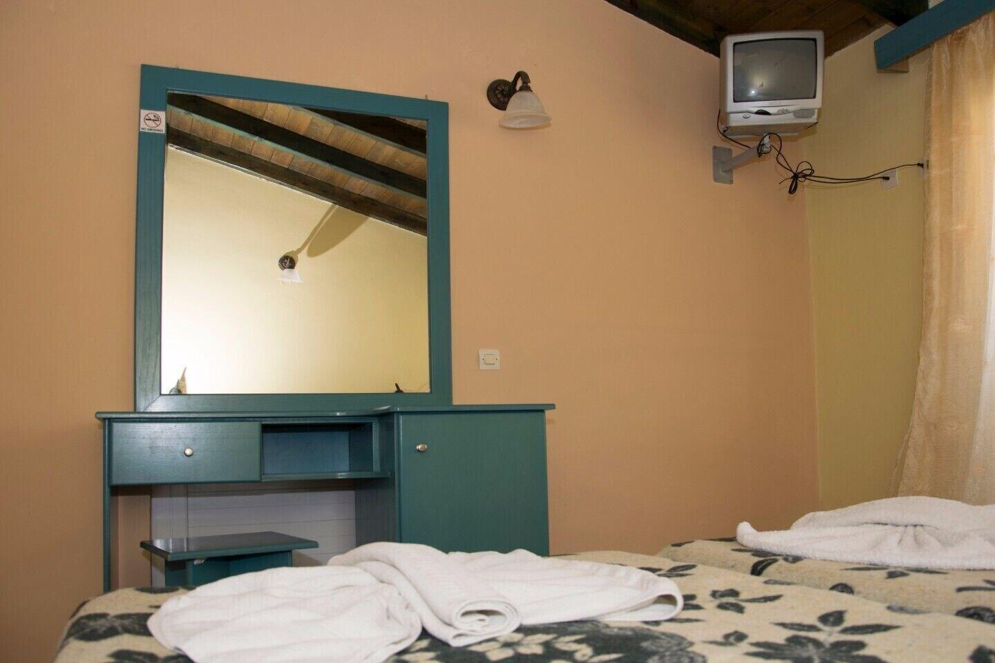 Olive Grove Hotel 