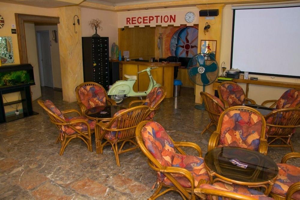 Olive Grove Hotel 