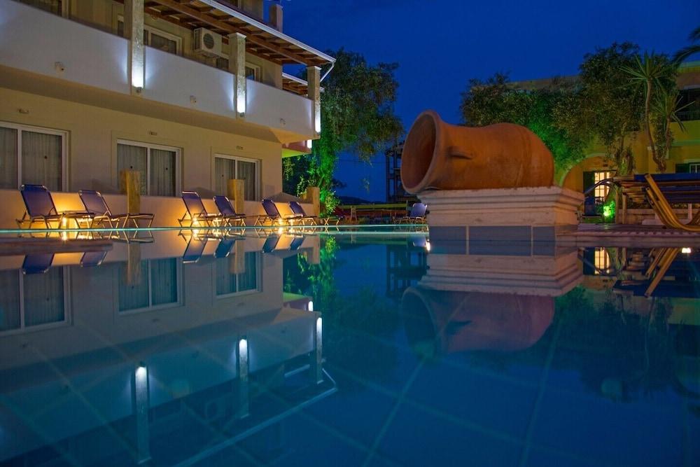 Olive Grove Hotel 